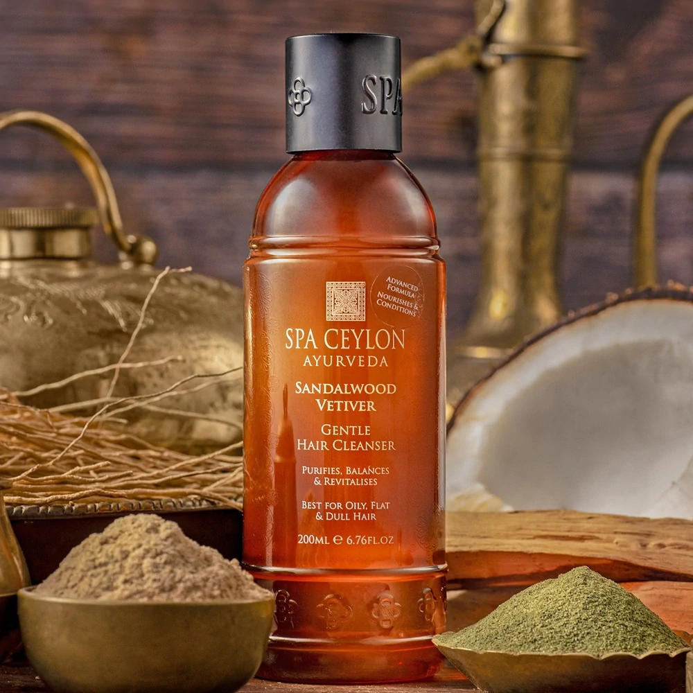 Jemný šampón na mastné, spľasnuté a matné vlasy bez lesku - santalové drevo a vetiver - SANDALWOOD VETIVER